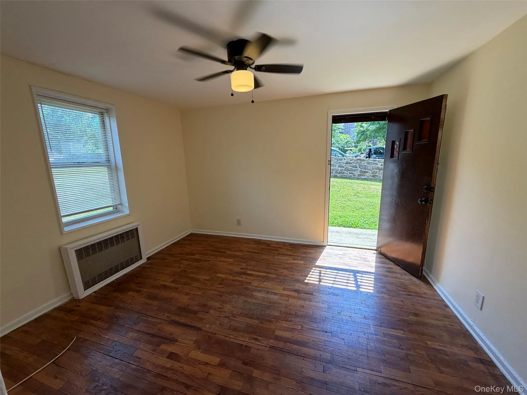 10 DAVENPORT Avenue, New Rochelle, NY, 1 Bedroom Bedrooms, 3 Rooms Rooms,1 BathroomBathrooms,Residential,For Rent,DAVENPORT,0,1015795 10 DAVENPORT Avenue, New Rochelle, NY, 1 Bedroom Bedrooms, 3 Rooms Rooms,1 BathroomBathrooms,Residential,For Rent,DAVENPORT,0,1015795
