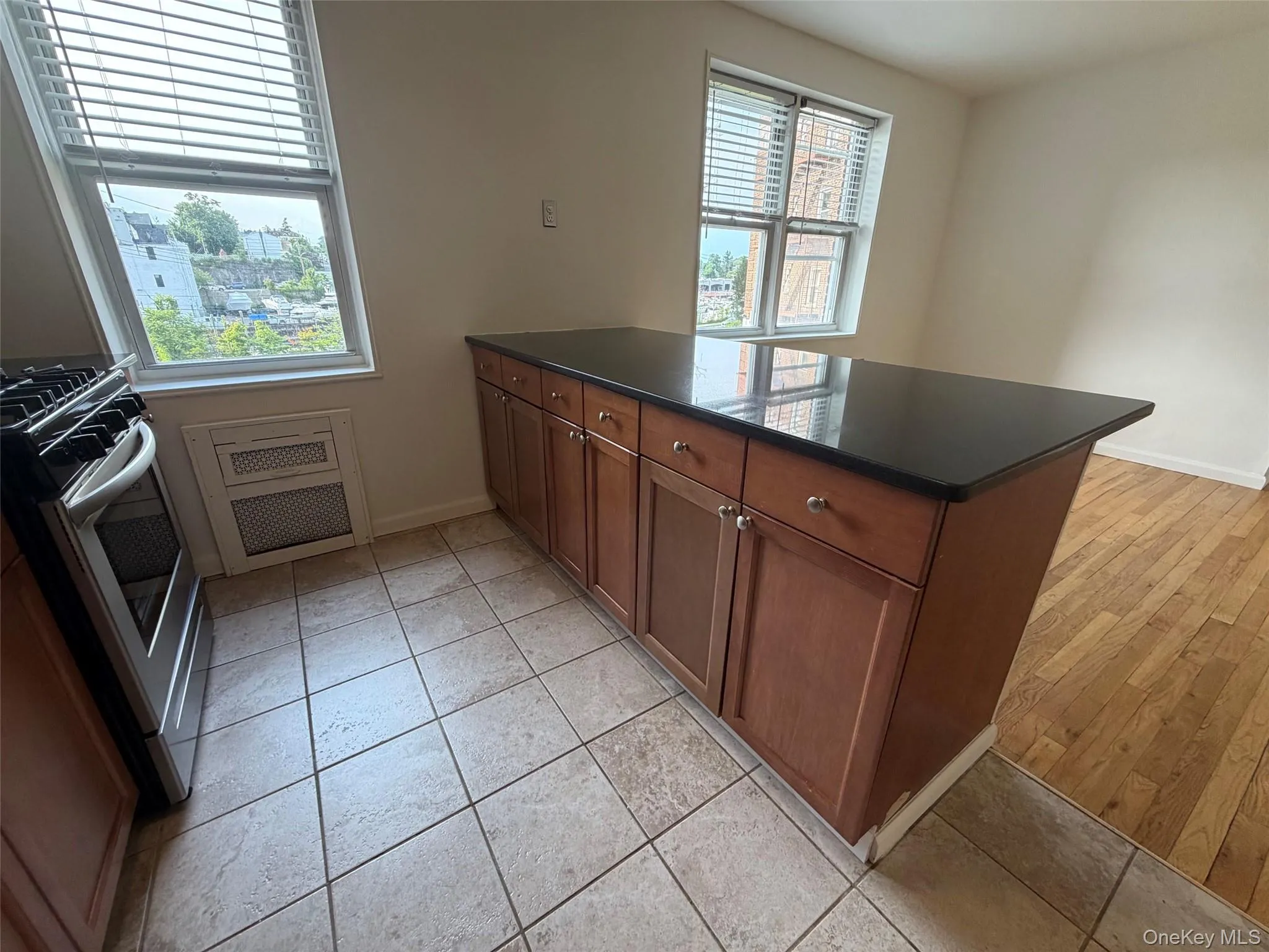 10 DAVENPORT Avenue, New Rochelle, NY, 1 Bedroom Bedrooms, 3 Rooms Rooms,1 BathroomBathrooms,Residential,For Rent,DAVENPORT,0,1015795 10 DAVENPORT Avenue, New Rochelle, NY, 1 Bedroom Bedrooms, 3 Rooms Rooms,1 BathroomBathrooms,Residential,For Rent,DAVENPORT,0,1015795