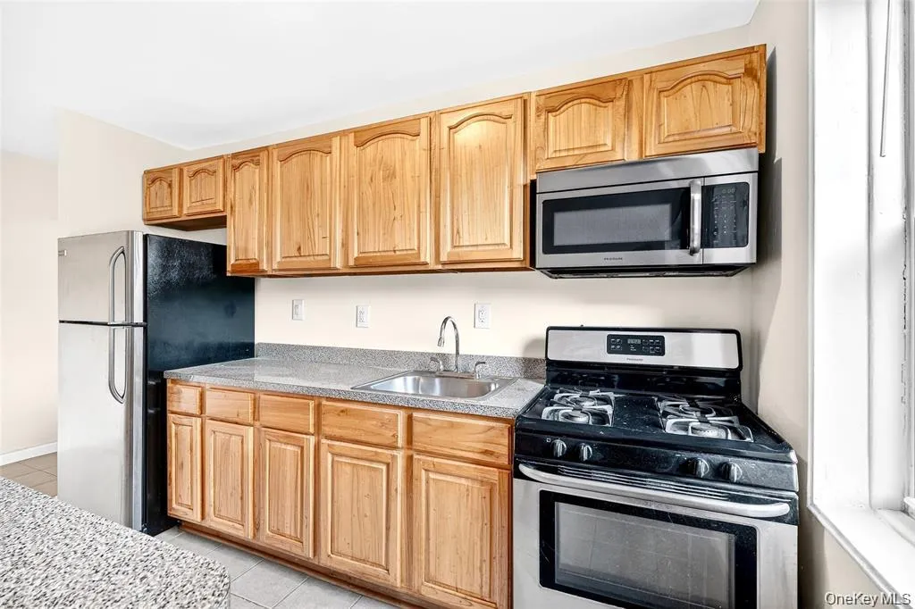 10 DAVENPORT Avenue, New Rochelle, NY, 1 Bedroom Bedrooms, 3 Rooms Rooms,1 BathroomBathrooms,Residential,For Rent,DAVENPORT,0,1015795 10 DAVENPORT Avenue, New Rochelle, NY, 1 Bedroom Bedrooms, 3 Rooms Rooms,1 BathroomBathrooms,Residential,For Rent,DAVENPORT,0,1015795