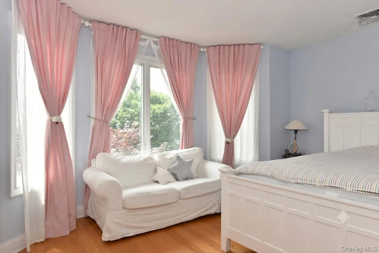 245 Harbor Hill Road, North Hempstead, NY, 5 Bedrooms Bedrooms, 11 Rooms Rooms,4 BathroomsBathrooms,Residential,For Rent,Harbor Hill,0,1015799 245 Harbor Hill Road, North Hempstead, NY, 5 Bedrooms Bedrooms, 11 Rooms Rooms,4 BathroomsBathrooms,Residential,For Rent,Harbor Hill,0,1015799