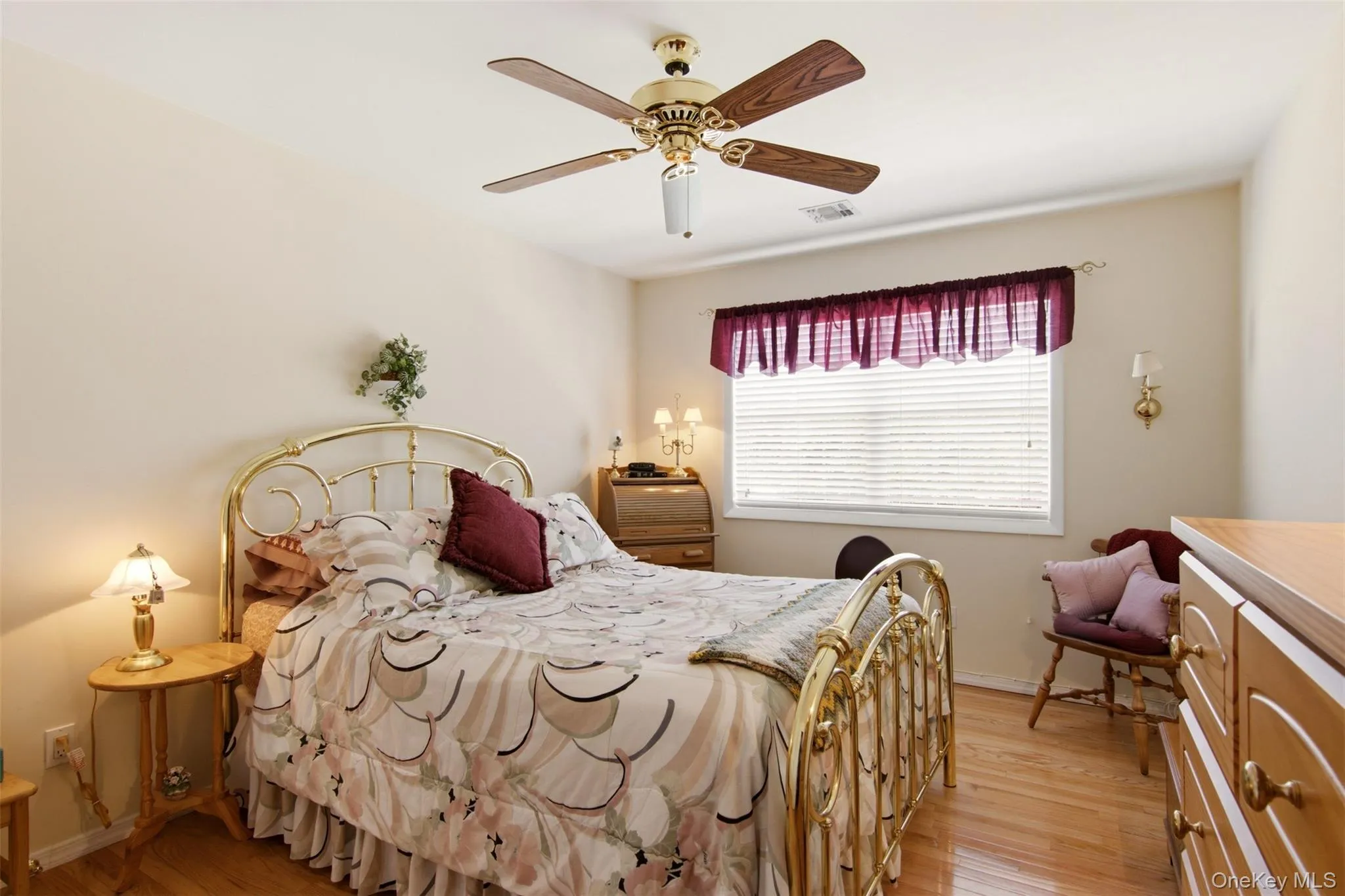 Guest bedroom Guest bedroom
