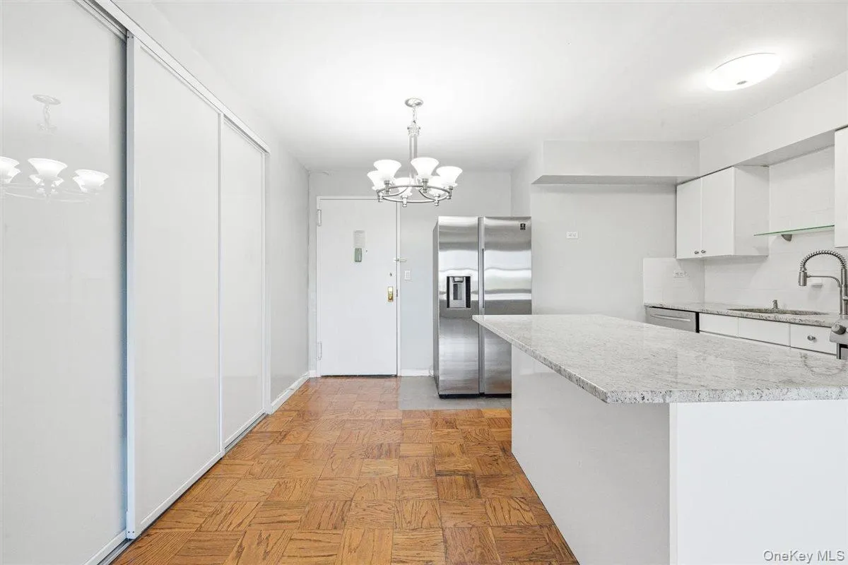 70-25 Yellowstone Boulevard, New York, NY, 3 Rooms Rooms,1 BathroomBathrooms,Residential,For Rent,Yellowstone,0,1015802 70-25 Yellowstone Boulevard, New York, NY, 3 Rooms Rooms,1 BathroomBathrooms,Residential,For Rent,Yellowstone,0,1015802