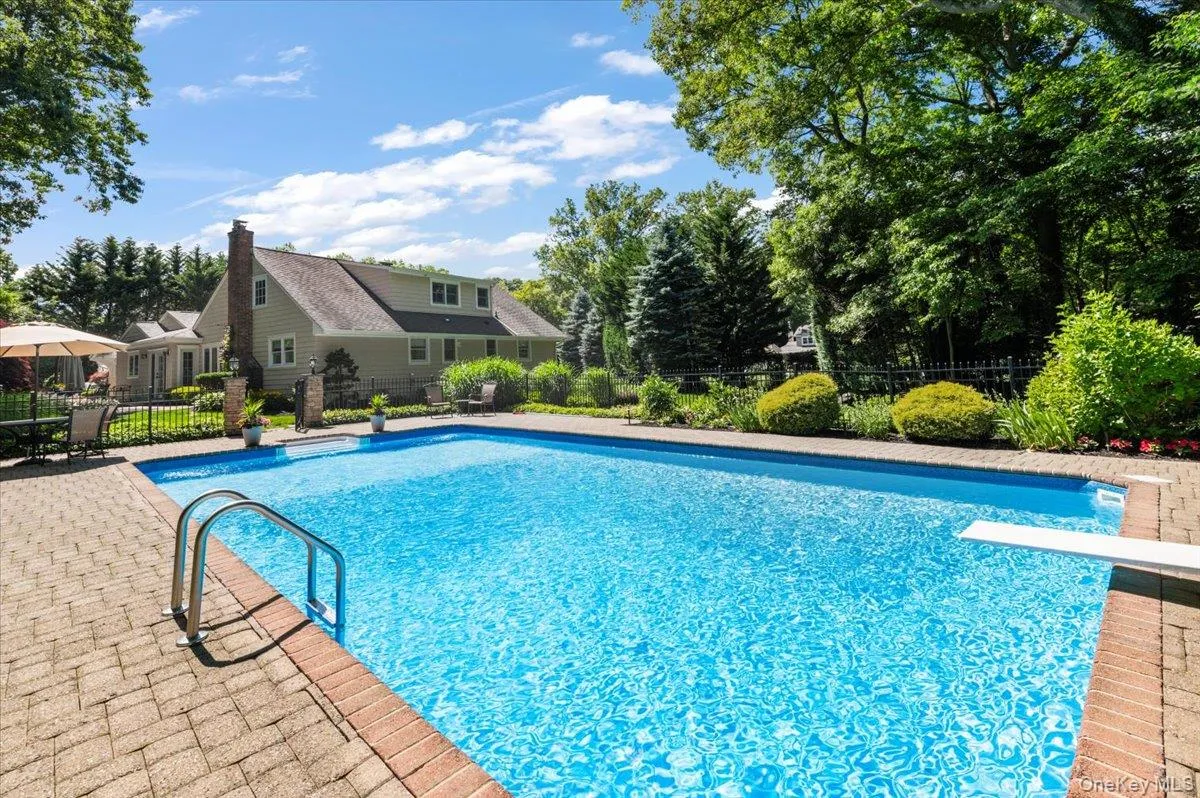 10 Serene Court, Huntington, NY, 6 Bedrooms Bedrooms, 11 Rooms Rooms,4 BathroomsBathrooms,Residential,For Rent,Serene,0,1015804 10 Serene Court, Huntington, NY, 6 Bedrooms Bedrooms, 11 Rooms Rooms,4 BathroomsBathrooms,Residential,For Rent,Serene,0,1015804