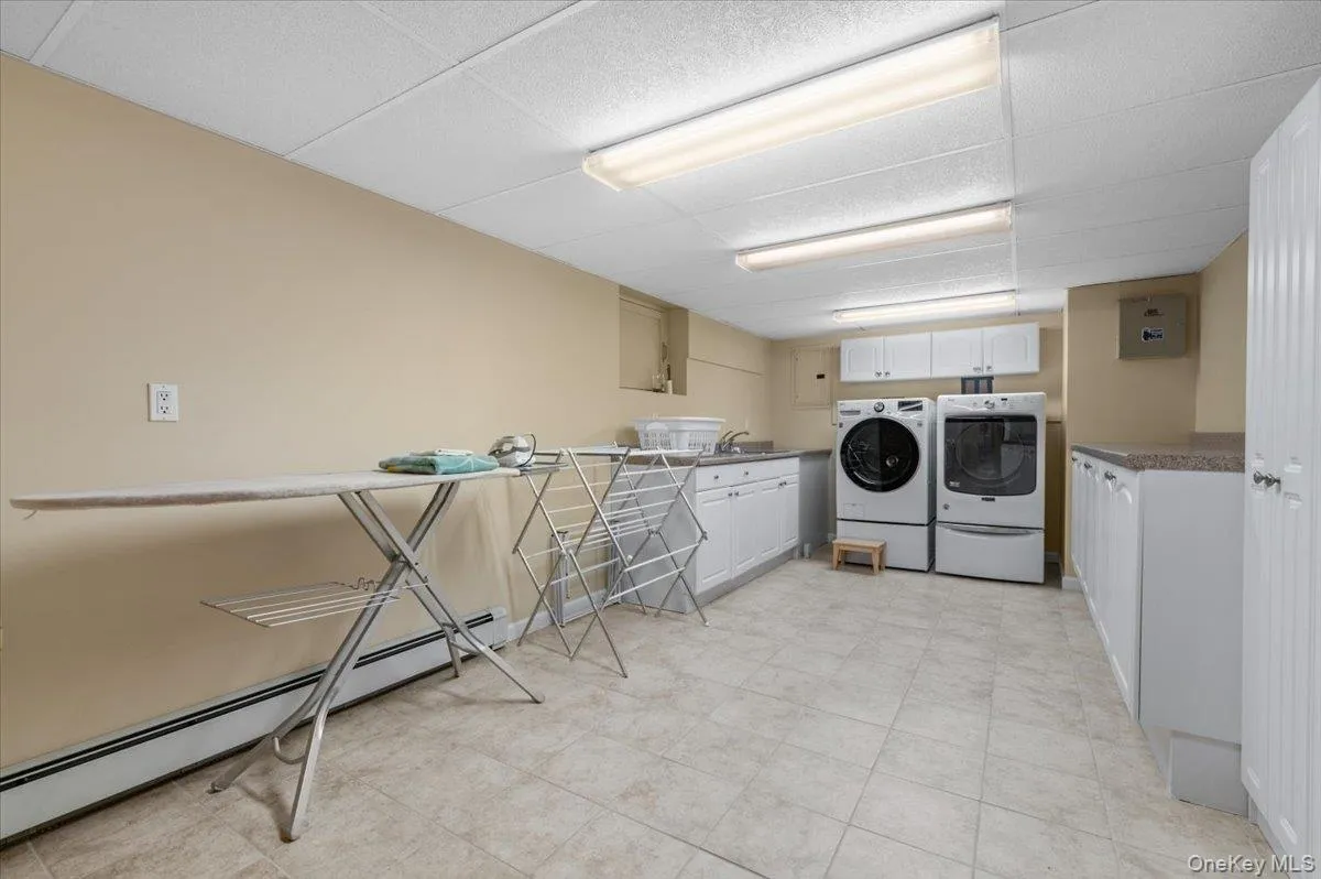 10 Serene Court, Huntington, NY, 6 Bedrooms Bedrooms, 11 Rooms Rooms,4 BathroomsBathrooms,Residential,For Rent,Serene,0,1015804 10 Serene Court, Huntington, NY, 6 Bedrooms Bedrooms, 11 Rooms Rooms,4 BathroomsBathrooms,Residential,For Rent,Serene,0,1015804