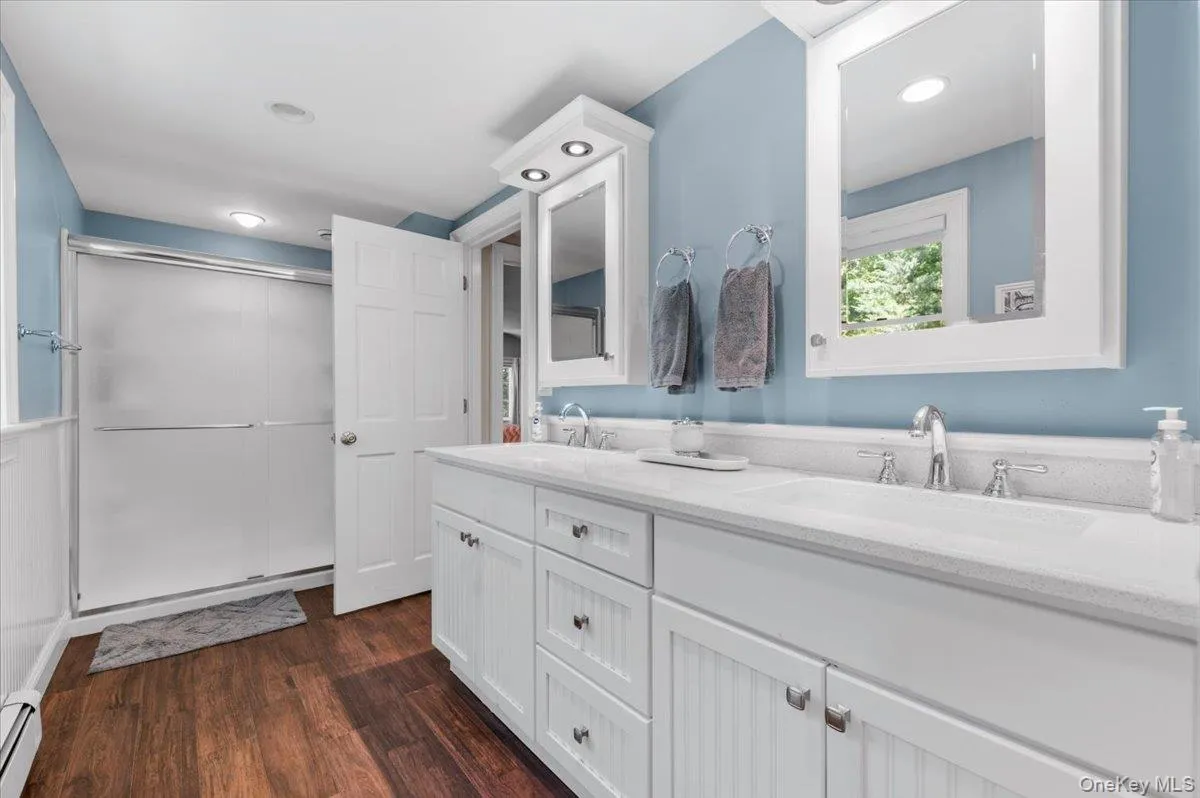 10 Serene Court, Huntington, NY, 6 Bedrooms Bedrooms, 11 Rooms Rooms,4 BathroomsBathrooms,Residential,For Rent,Serene,0,1015804 10 Serene Court, Huntington, NY, 6 Bedrooms Bedrooms, 11 Rooms Rooms,4 BathroomsBathrooms,Residential,For Rent,Serene,0,1015804