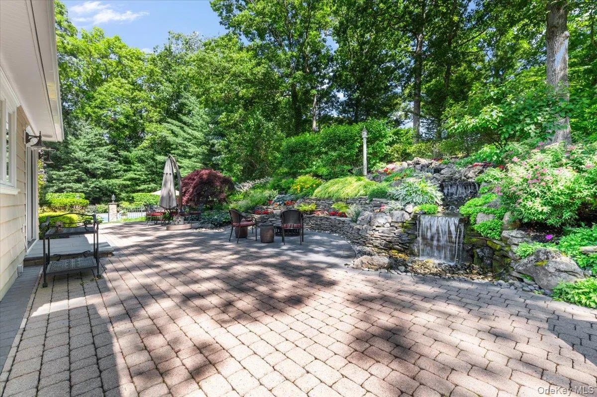 10 Serene Court, Huntington, NY, 6 Bedrooms Bedrooms, 11 Rooms Rooms,4 BathroomsBathrooms,Residential,For Rent,Serene,0,1015804 10 Serene Court, Huntington, NY, 6 Bedrooms Bedrooms, 11 Rooms Rooms,4 BathroomsBathrooms,Residential,For Rent,Serene,0,1015804