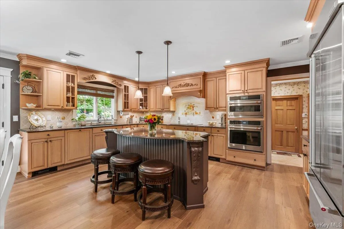 10 Serene Court, Huntington, NY, 6 Bedrooms Bedrooms, 11 Rooms Rooms,4 BathroomsBathrooms,Residential,For Rent,Serene,0,1015804 10 Serene Court, Huntington, NY, 6 Bedrooms Bedrooms, 11 Rooms Rooms,4 BathroomsBathrooms,Residential,For Rent,Serene,0,1015804