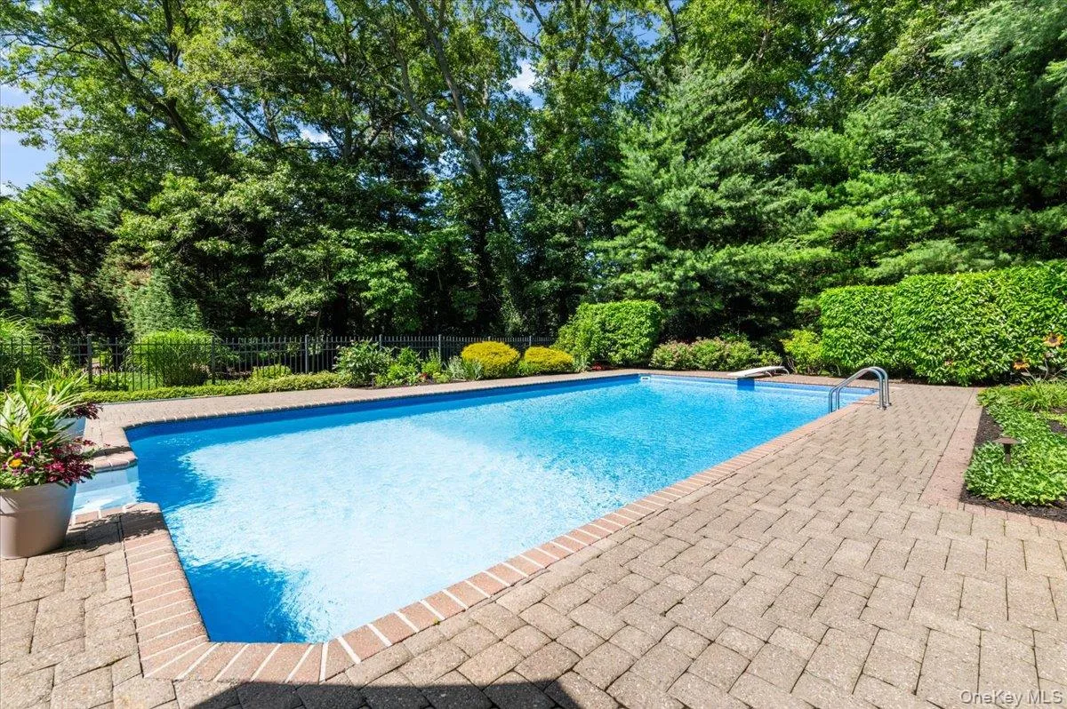 10 Serene Court, Huntington, NY, 6 Bedrooms Bedrooms, 11 Rooms Rooms,4 BathroomsBathrooms,Residential,For Rent,Serene,0,1015804 10 Serene Court, Huntington, NY, 6 Bedrooms Bedrooms, 11 Rooms Rooms,4 BathroomsBathrooms,Residential,For Rent,Serene,0,1015804