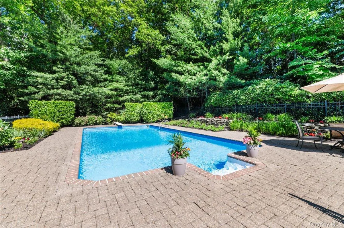 10 Serene Court, Huntington, NY, 6 Bedrooms Bedrooms, 11 Rooms Rooms,4 BathroomsBathrooms,Residential,For Rent,Serene,0,1015804 10 Serene Court, Huntington, NY, 6 Bedrooms Bedrooms, 11 Rooms Rooms,4 BathroomsBathrooms,Residential,For Rent,Serene,0,1015804