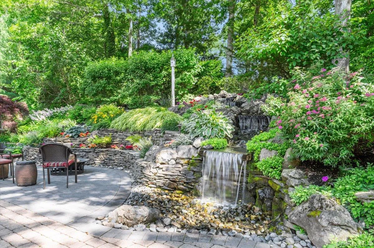 10 Serene Court, Huntington, NY, 6 Bedrooms Bedrooms, 11 Rooms Rooms,4 BathroomsBathrooms,Residential,For Rent,Serene,0,1015804 10 Serene Court, Huntington, NY, 6 Bedrooms Bedrooms, 11 Rooms Rooms,4 BathroomsBathrooms,Residential,For Rent,Serene,0,1015804