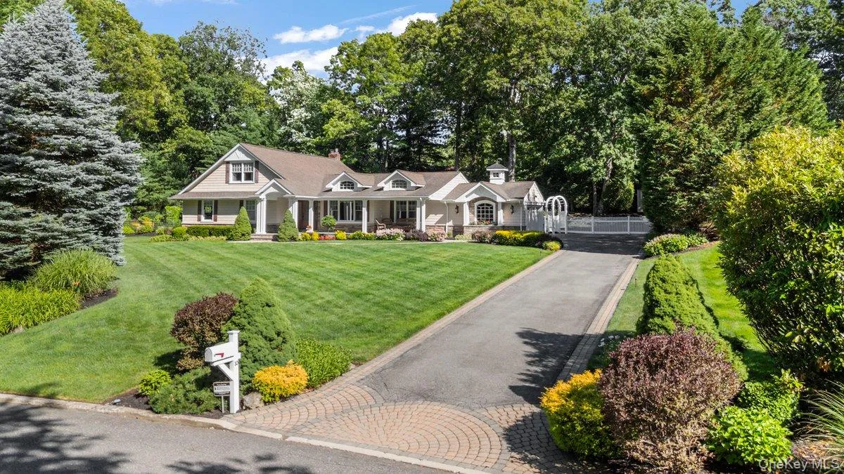 10 Serene Court, Huntington, NY, 6 Bedrooms Bedrooms, 11 Rooms Rooms,4 BathroomsBathrooms,Residential,For Rent,Serene,0,1015804 10 Serene Court, Huntington, NY, 6 Bedrooms Bedrooms, 11 Rooms Rooms,4 BathroomsBathrooms,Residential,For Rent,Serene,0,1015804