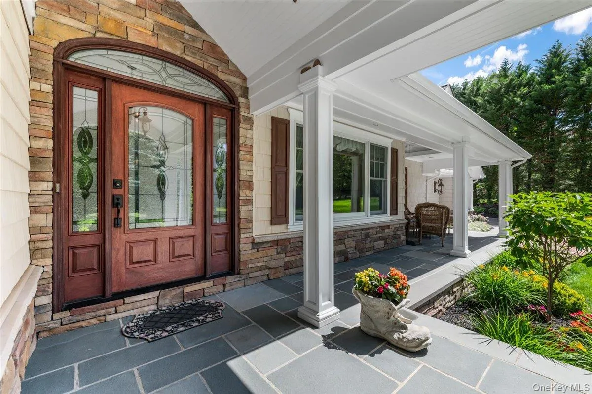 10 Serene Court, Huntington, NY, 6 Bedrooms Bedrooms, 11 Rooms Rooms,4 BathroomsBathrooms,Residential,For Rent,Serene,0,1015804 10 Serene Court, Huntington, NY, 6 Bedrooms Bedrooms, 11 Rooms Rooms,4 BathroomsBathrooms,Residential,For Rent,Serene,0,1015804