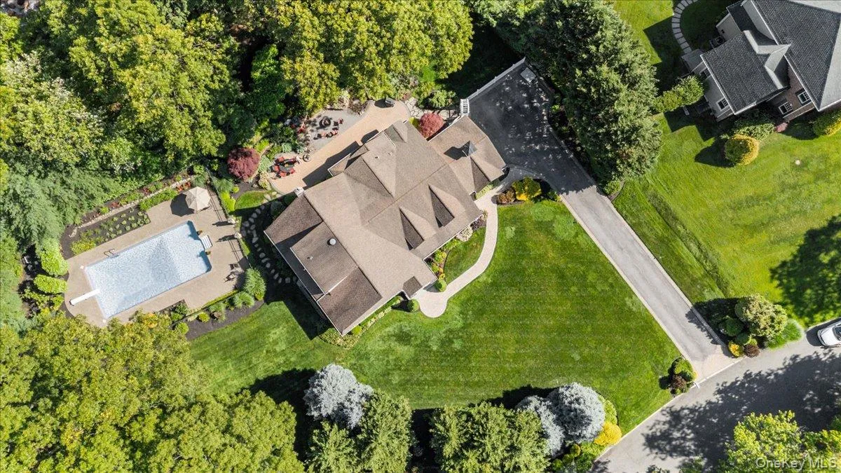 10 Serene Court, Huntington, NY, 6 Bedrooms Bedrooms, 11 Rooms Rooms,4 BathroomsBathrooms,Residential,For Rent,Serene,0,1015804 10 Serene Court, Huntington, NY, 6 Bedrooms Bedrooms, 11 Rooms Rooms,4 BathroomsBathrooms,Residential,For Rent,Serene,0,1015804