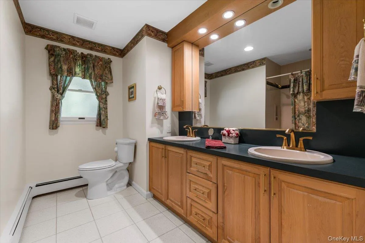 10 Serene Court, Huntington, NY, 6 Bedrooms Bedrooms, 11 Rooms Rooms,4 BathroomsBathrooms,Residential,For Rent,Serene,0,1015804 10 Serene Court, Huntington, NY, 6 Bedrooms Bedrooms, 11 Rooms Rooms,4 BathroomsBathrooms,Residential,For Rent,Serene,0,1015804