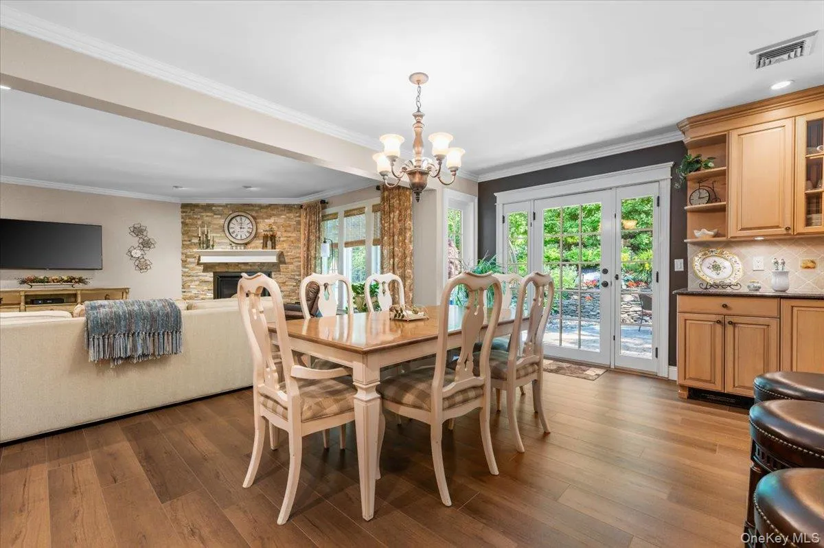 10 Serene Court, Huntington, NY, 6 Bedrooms Bedrooms, 11 Rooms Rooms,4 BathroomsBathrooms,Residential,For Rent,Serene,0,1015804 10 Serene Court, Huntington, NY, 6 Bedrooms Bedrooms, 11 Rooms Rooms,4 BathroomsBathrooms,Residential,For Rent,Serene,0,1015804
