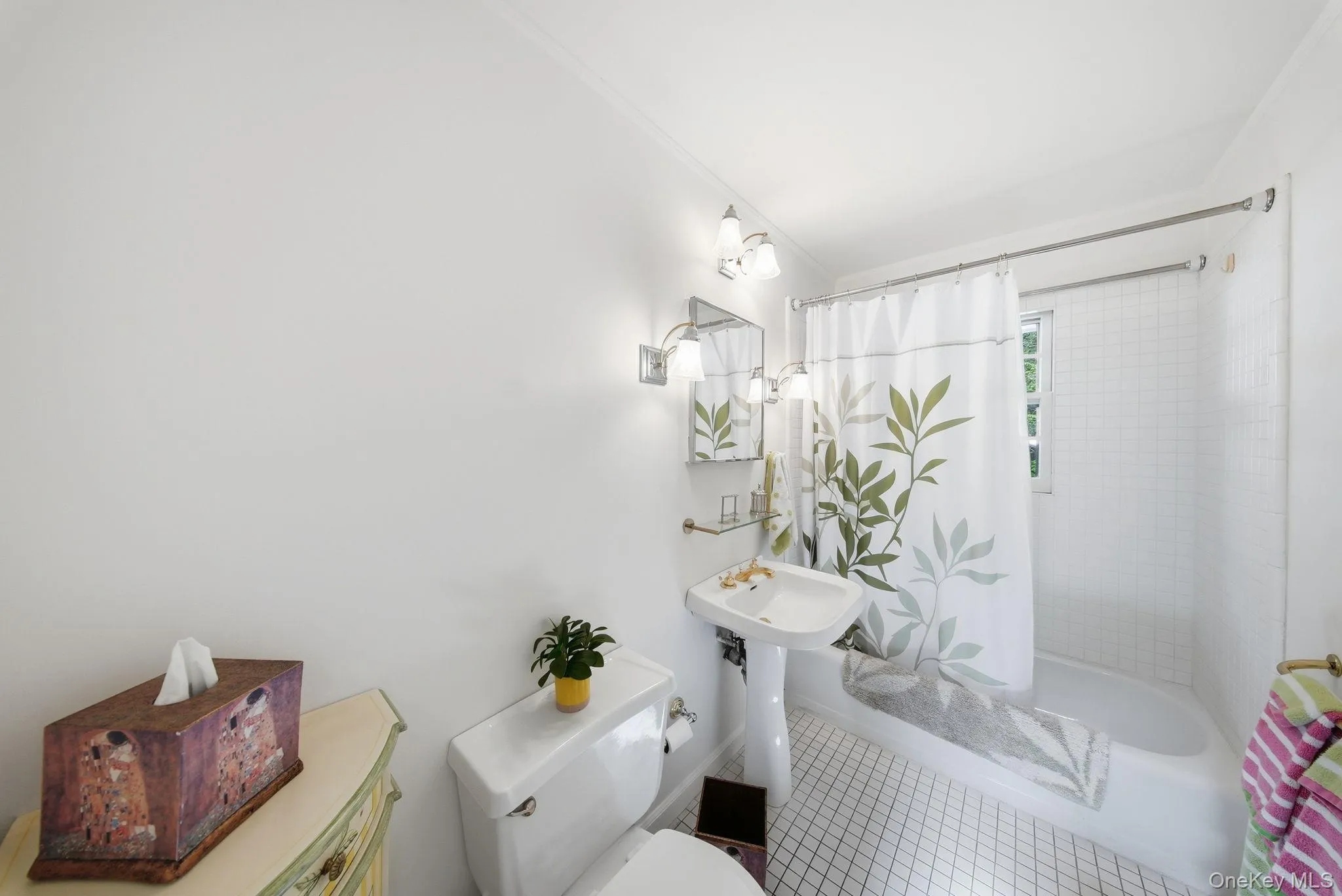 1st Bathroom 1st Bathroom