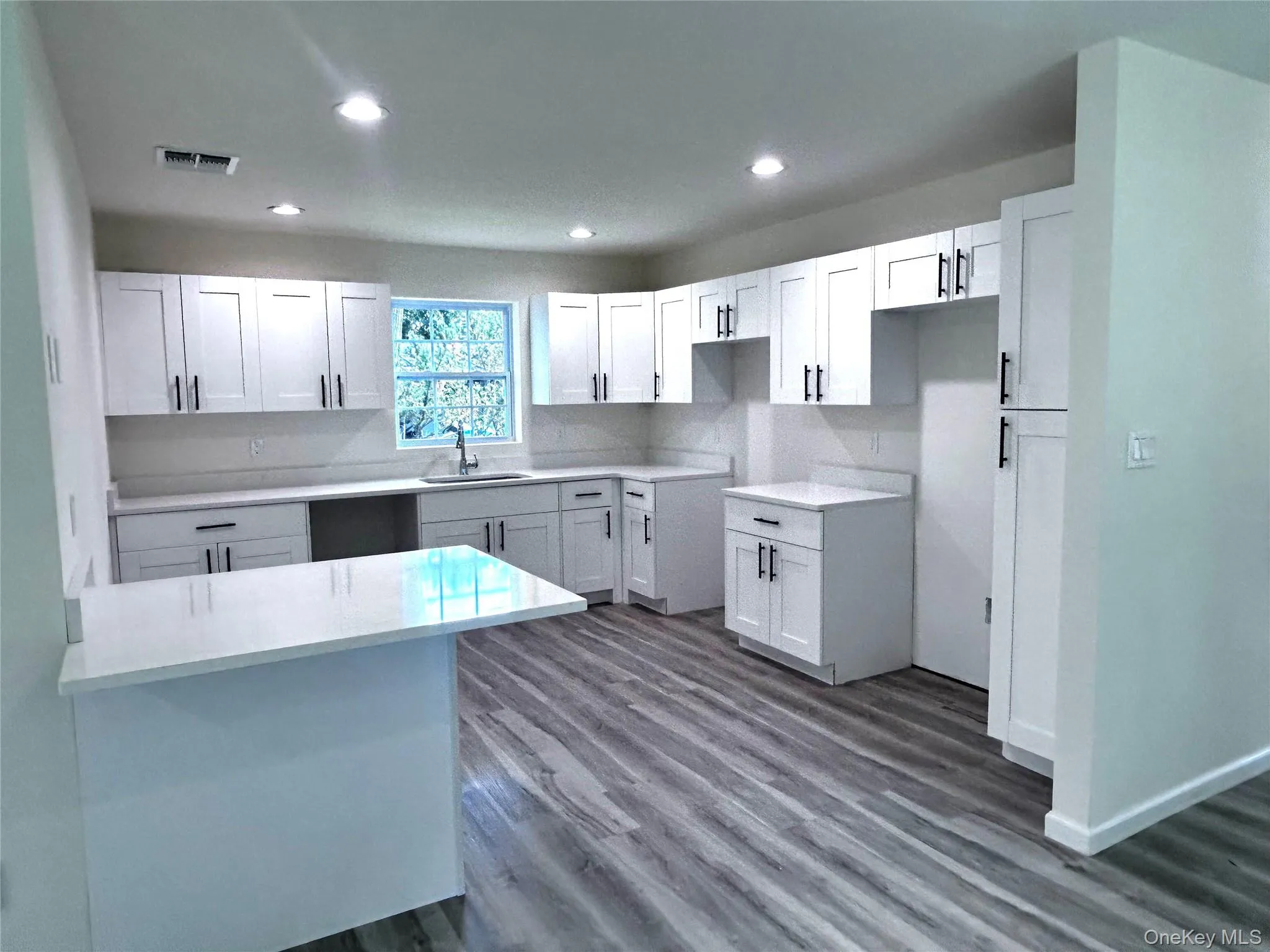 7 Highview Avenue, Stony Point, NY, 4 Bedrooms Bedrooms, 8 Rooms Rooms,3 BathroomsBathrooms,Residential,For Rent,Highview,0,1015808 7 Highview Avenue, Stony Point, NY, 4 Bedrooms Bedrooms, 8 Rooms Rooms,3 BathroomsBathrooms,Residential,For Rent,Highview,0,1015808