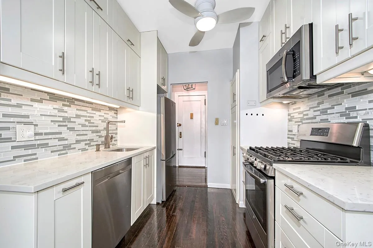 472 Gramatan Avenue, Mount Vernon, NY, 1 Bedroom Bedrooms, 3 Rooms Rooms,1 BathroomBathrooms,Residential,For Rent,Gramatan,0,1015812 472 Gramatan Avenue, Mount Vernon, NY, 1 Bedroom Bedrooms, 3 Rooms Rooms,1 BathroomBathrooms,Residential,For Rent,Gramatan,0,1015812