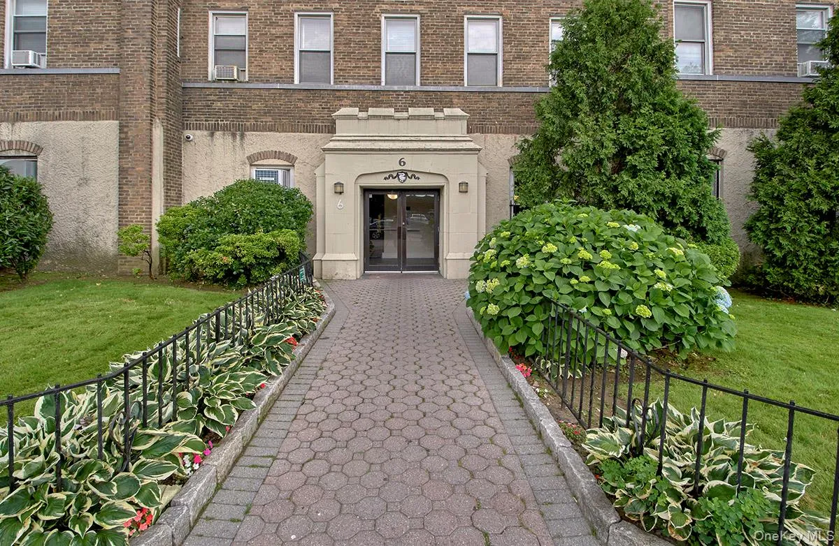 Welcome to Wellington Court Building #6 Welcome to Wellington Court Building #6