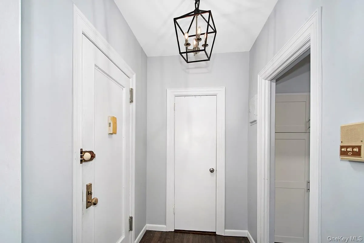 472 Gramatan Avenue, Mount Vernon, NY, 1 Bedroom Bedrooms, 3 Rooms Rooms,1 BathroomBathrooms,Residential,For Rent,Gramatan,0,1015812 472 Gramatan Avenue, Mount Vernon, NY, 1 Bedroom Bedrooms, 3 Rooms Rooms,1 BathroomBathrooms,Residential,For Rent,Gramatan,0,1015812