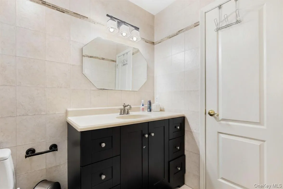 9 Cameo Ridge Road, Ramapo, NY, 9 Bedrooms Bedrooms, 12 Rooms Rooms,5 BathroomsBathrooms,Residential,For Rent,Cameo Ridge,0,1015823 9 Cameo Ridge Road, Ramapo, NY, 9 Bedrooms Bedrooms, 12 Rooms Rooms,5 BathroomsBathrooms,Residential,For Rent,Cameo Ridge,0,1015823