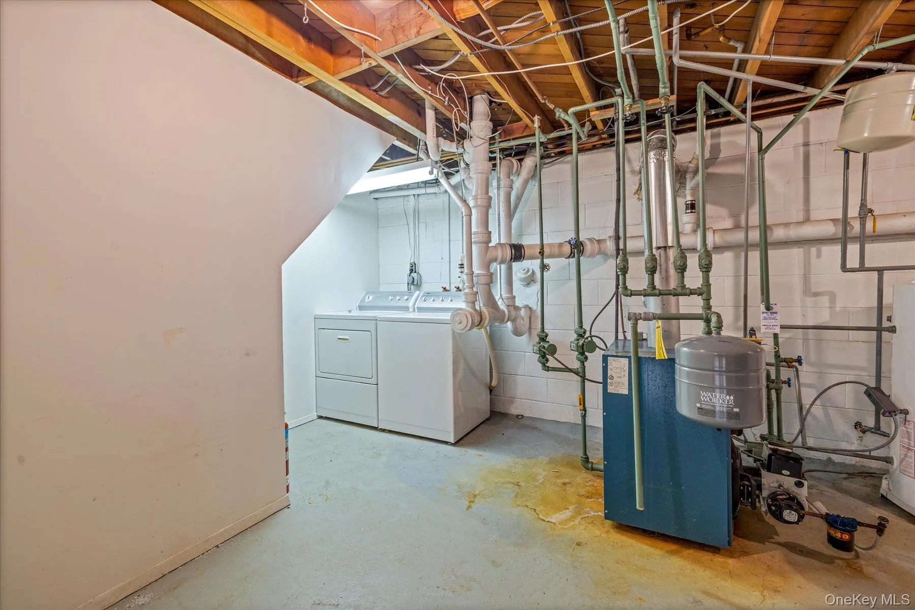 332 Marcy Street, West Babylon, NY, 3 Bedrooms Bedrooms, 7 Rooms Rooms,1 BathroomBathrooms,Residential,For Rent,Marcy,0,KEY1015824 332 Marcy Street, West Babylon, NY, 3 Bedrooms Bedrooms, 7 Rooms Rooms,1 BathroomBathrooms,Residential,For Rent,Marcy,0,KEY1015824