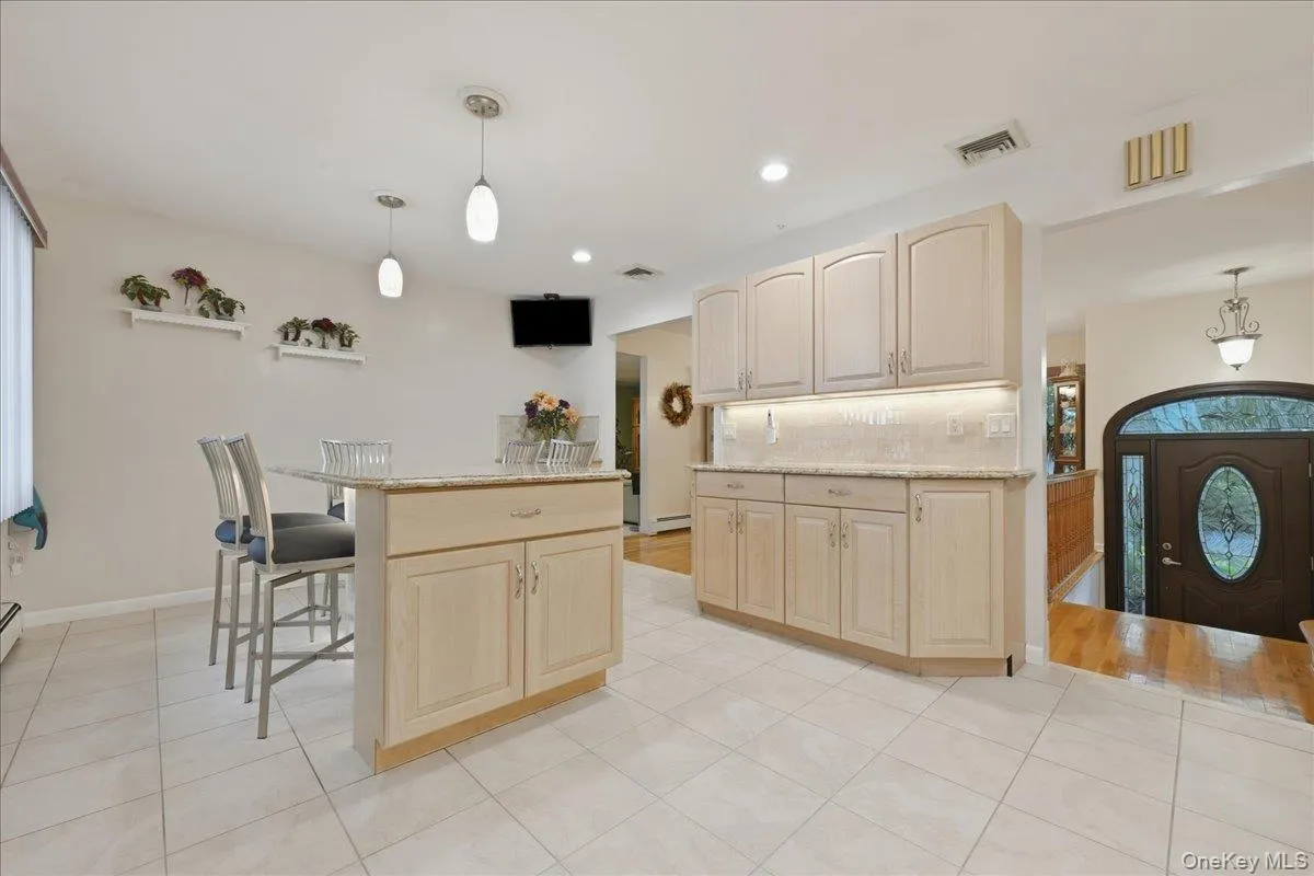 2504 Cadillac Drive, Hempstead, NY, 3 Bedrooms Bedrooms, 8 Rooms Rooms,2 BathroomsBathrooms,Residential,For Rent,Cadillac,0,KEY1015827 2504 Cadillac Drive, Hempstead, NY, 3 Bedrooms Bedrooms, 8 Rooms Rooms,2 BathroomsBathrooms,Residential,For Rent,Cadillac,0,KEY1015827