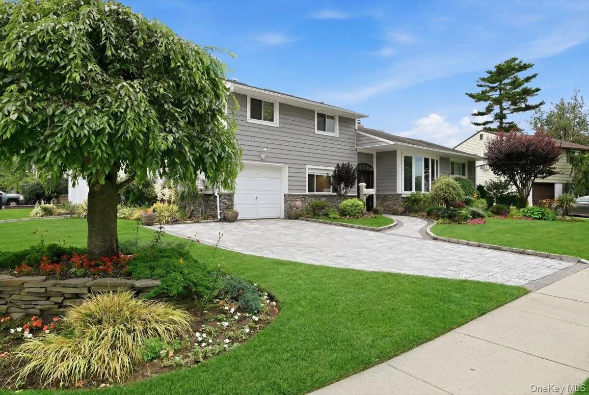 2504 Cadillac Drive, Hempstead, NY, 3 Bedrooms Bedrooms, 8 Rooms Rooms,2 BathroomsBathrooms,Residential,For Rent,Cadillac,0,KEY1015827 2504 Cadillac Drive, Hempstead, NY, 3 Bedrooms Bedrooms, 8 Rooms Rooms,2 BathroomsBathrooms,Residential,For Rent,Cadillac,0,KEY1015827