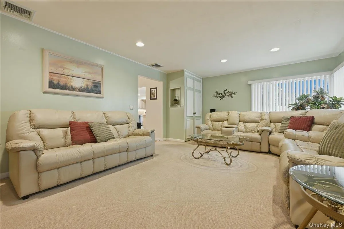 2504 Cadillac Drive, Hempstead, NY, 3 Bedrooms Bedrooms, 8 Rooms Rooms,2 BathroomsBathrooms,Residential,For Rent,Cadillac,0,KEY1015827 2504 Cadillac Drive, Hempstead, NY, 3 Bedrooms Bedrooms, 8 Rooms Rooms,2 BathroomsBathrooms,Residential,For Rent,Cadillac,0,KEY1015827