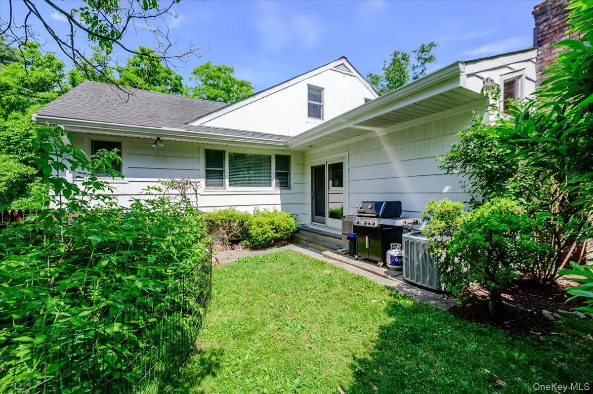 15 Tamarac Trail, Harrison, NY, 4 Bedrooms Bedrooms, 8 Rooms Rooms,3 BathroomsBathrooms,Residential,For Rent,Tamarac,0,1015831 15 Tamarac Trail, Harrison, NY, 4 Bedrooms Bedrooms, 8 Rooms Rooms,3 BathroomsBathrooms,Residential,For Rent,Tamarac,0,1015831
