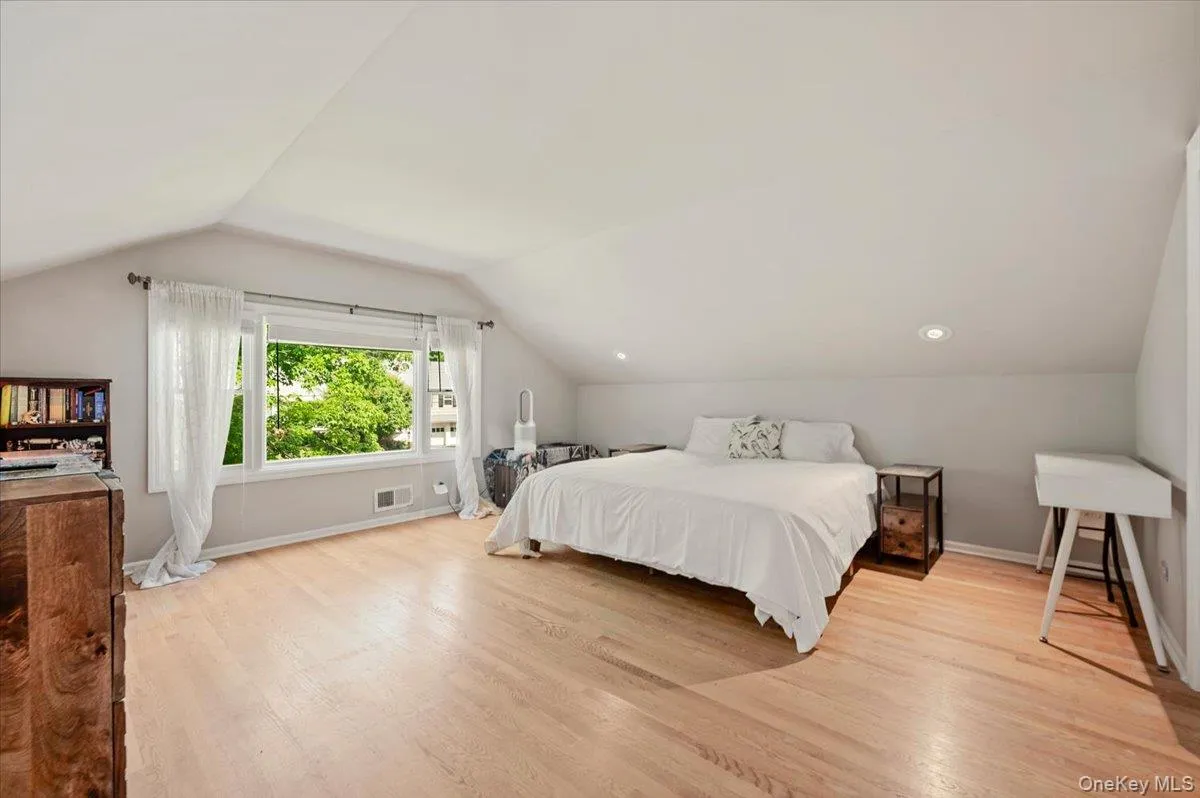 15 Tamarac Trail, Harrison, NY, 4 Bedrooms Bedrooms, 8 Rooms Rooms,3 BathroomsBathrooms,Residential,For Rent,Tamarac,0,1015831 15 Tamarac Trail, Harrison, NY, 4 Bedrooms Bedrooms, 8 Rooms Rooms,3 BathroomsBathrooms,Residential,For Rent,Tamarac,0,1015831