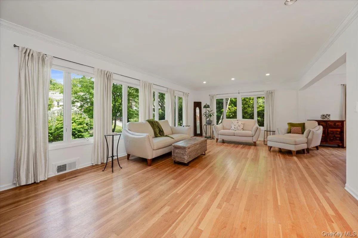 15 Tamarac Trail, Harrison, NY, 4 Bedrooms Bedrooms, 8 Rooms Rooms,3 BathroomsBathrooms,Residential,For Rent,Tamarac,0,1015831 15 Tamarac Trail, Harrison, NY, 4 Bedrooms Bedrooms, 8 Rooms Rooms,3 BathroomsBathrooms,Residential,For Rent,Tamarac,0,1015831