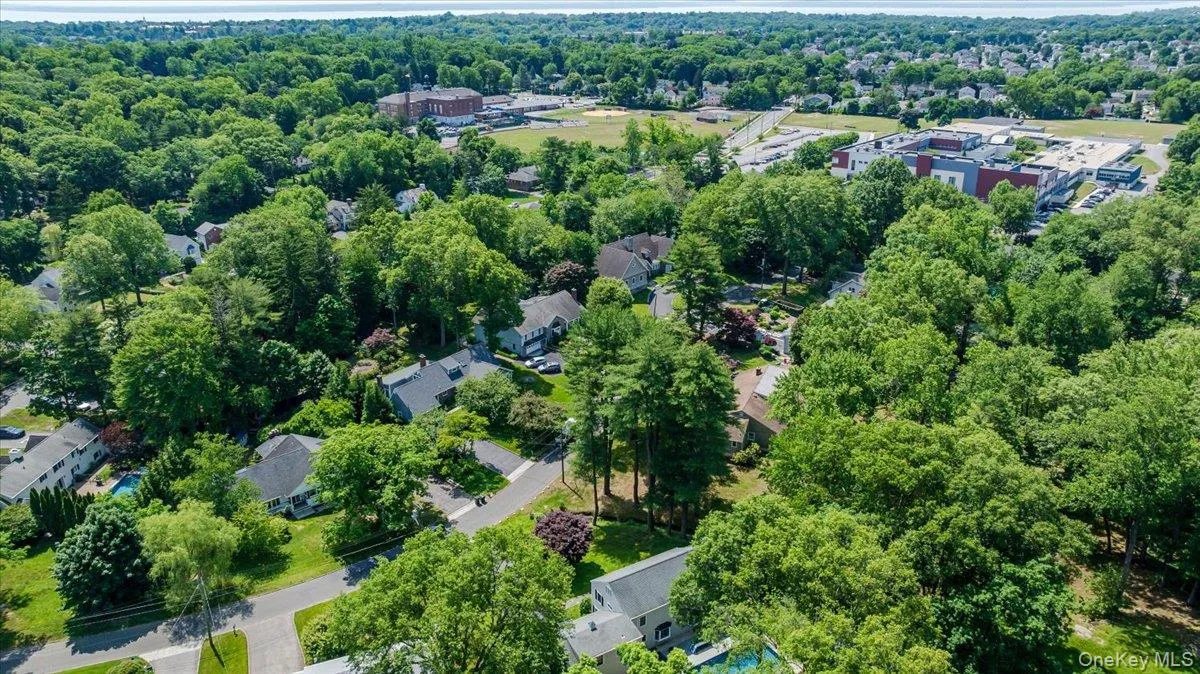 15 Tamarac Trail, Harrison, NY, 4 Bedrooms Bedrooms, 8 Rooms Rooms,3 BathroomsBathrooms,Residential,For Rent,Tamarac,0,1015831 15 Tamarac Trail, Harrison, NY, 4 Bedrooms Bedrooms, 8 Rooms Rooms,3 BathroomsBathrooms,Residential,For Rent,Tamarac,0,1015831