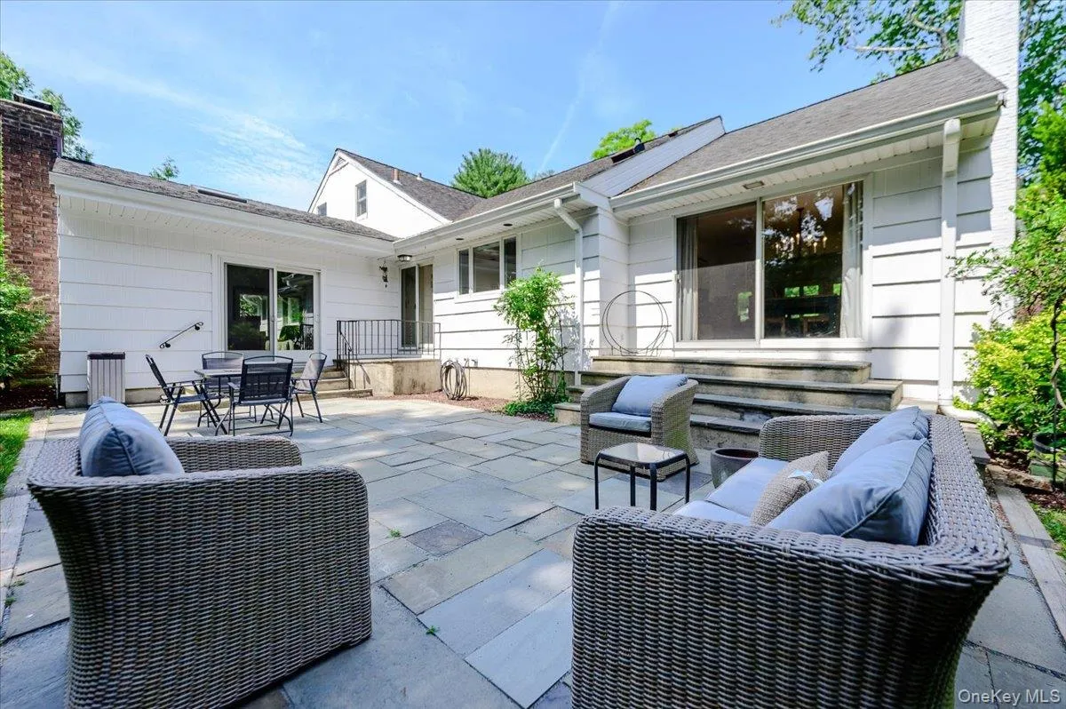 15 Tamarac Trail, Harrison, NY, 4 Bedrooms Bedrooms, 8 Rooms Rooms,3 BathroomsBathrooms,Residential,For Rent,Tamarac,0,1015831 15 Tamarac Trail, Harrison, NY, 4 Bedrooms Bedrooms, 8 Rooms Rooms,3 BathroomsBathrooms,Residential,For Rent,Tamarac,0,1015831