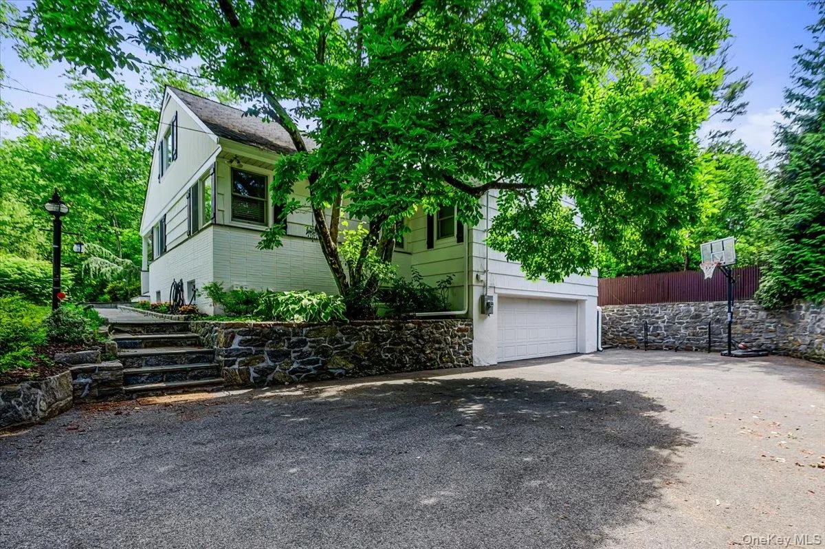 15 Tamarac Trail, Harrison, NY, 4 Bedrooms Bedrooms, 8 Rooms Rooms,3 BathroomsBathrooms,Residential,For Rent,Tamarac,0,1015831 15 Tamarac Trail, Harrison, NY, 4 Bedrooms Bedrooms, 8 Rooms Rooms,3 BathroomsBathrooms,Residential,For Rent,Tamarac,0,1015831