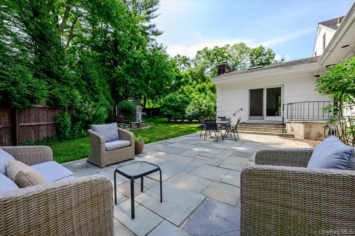 15 Tamarac Trail, Harrison, NY, 4 Bedrooms Bedrooms, 8 Rooms Rooms,3 BathroomsBathrooms,Residential,For Rent,Tamarac,0,1015831 15 Tamarac Trail, Harrison, NY, 4 Bedrooms Bedrooms, 8 Rooms Rooms,3 BathroomsBathrooms,Residential,For Rent,Tamarac,0,1015831