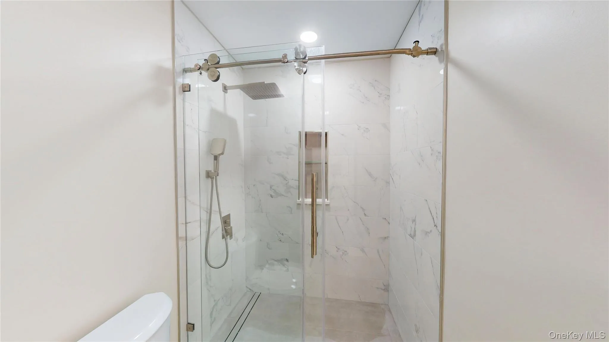 Large shower. Large shower.