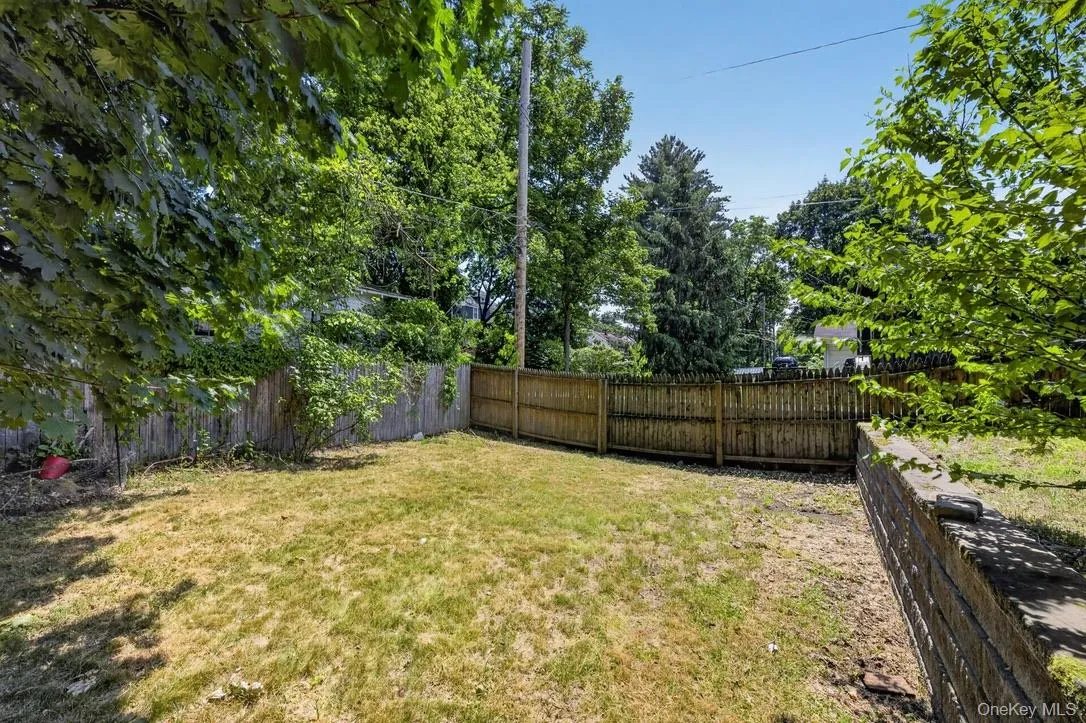 10 Grand Avenue, Poughkeepsie, NY, 2 Bedrooms Bedrooms, 6 Rooms Rooms,1 BathroomBathrooms,Residential,For Rent,Grand,0,1015837 10 Grand Avenue, Poughkeepsie, NY, 2 Bedrooms Bedrooms, 6 Rooms Rooms,1 BathroomBathrooms,Residential,For Rent,Grand,0,1015837