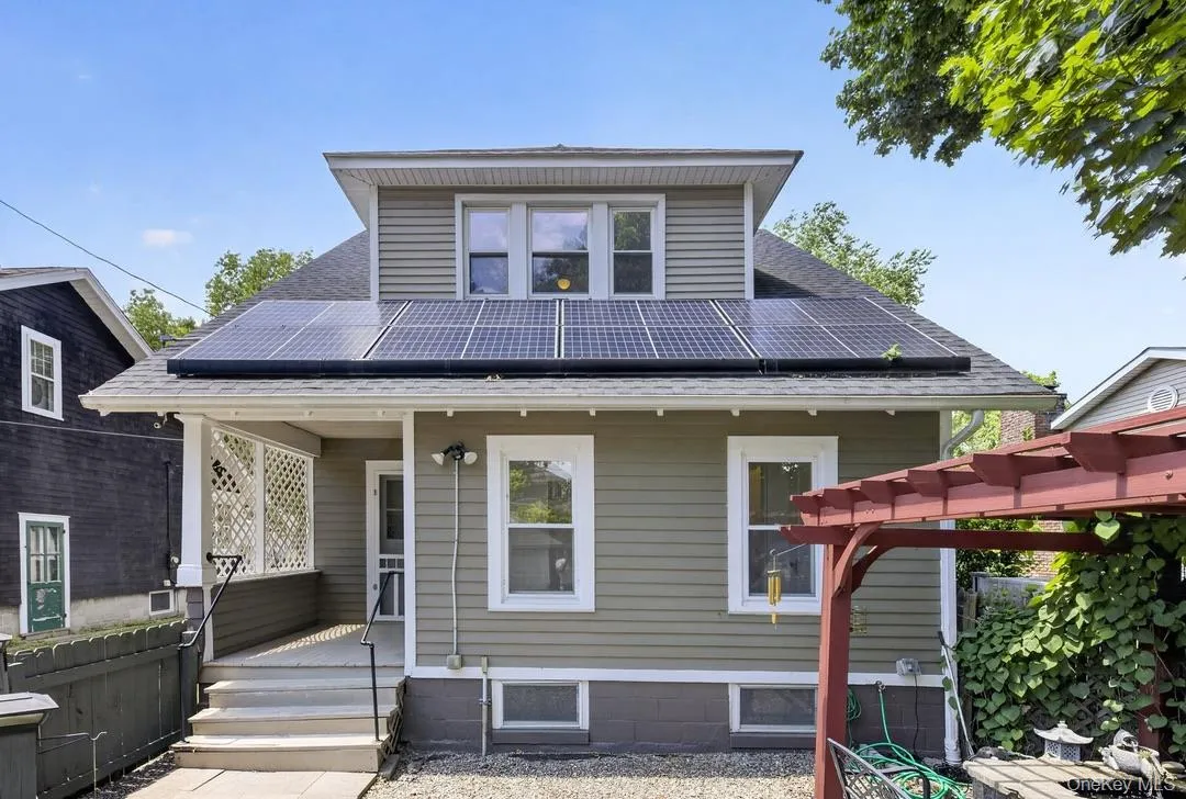 10 Grand Avenue, Poughkeepsie, NY, 2 Bedrooms Bedrooms, 6 Rooms Rooms,1 BathroomBathrooms,Residential,For Rent,Grand,0,1015837 10 Grand Avenue, Poughkeepsie, NY, 2 Bedrooms Bedrooms, 6 Rooms Rooms,1 BathroomBathrooms,Residential,For Rent,Grand,0,1015837