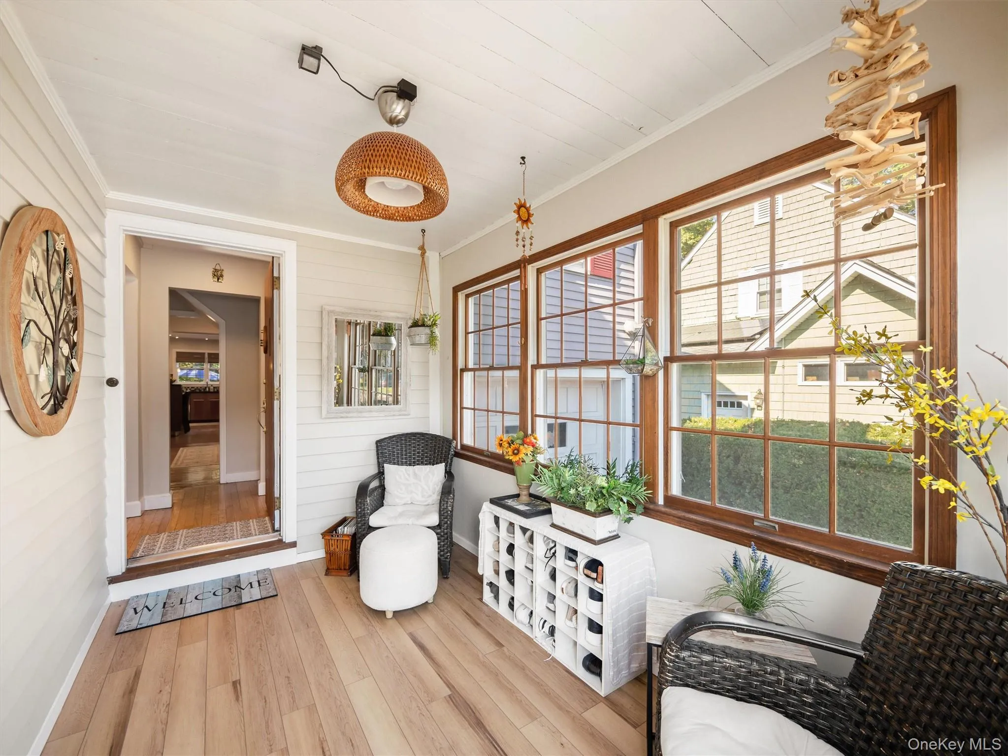 Screened-in porch Screened-in porch