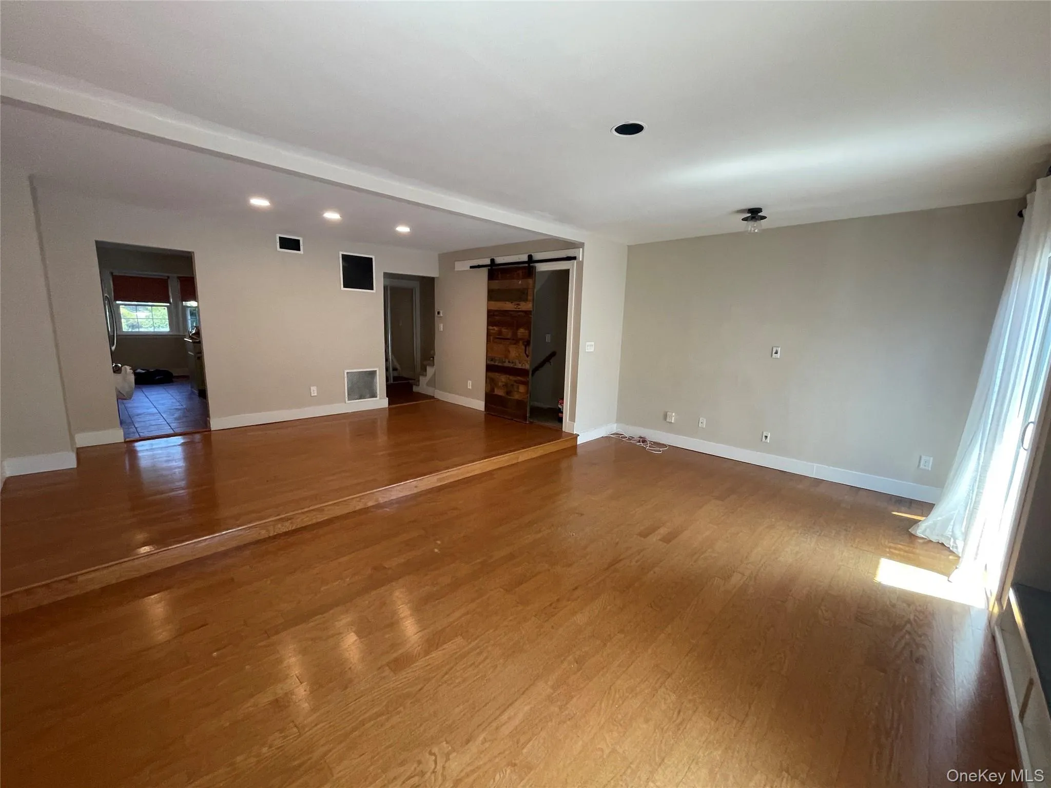 29 Woodlake E Drive, Oyster Bay, NY, 3 Bedrooms Bedrooms, 6 Rooms Rooms,2 BathroomsBathrooms,Residential Lease,For Rent,Woodlake E,0,1015852 29 Woodlake E Drive, Oyster Bay, NY, 3 Bedrooms Bedrooms, 6 Rooms Rooms,2 BathroomsBathrooms,Residential Lease,For Rent,Woodlake E,0,1015852