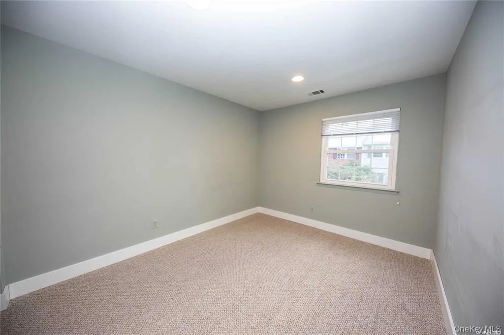 29 Woodlake E Drive, Oyster Bay, NY, 3 Bedrooms Bedrooms, 6 Rooms Rooms,2 BathroomsBathrooms,Residential Lease,For Rent,Woodlake E,0,1015852 29 Woodlake E Drive, Oyster Bay, NY, 3 Bedrooms Bedrooms, 6 Rooms Rooms,2 BathroomsBathrooms,Residential Lease,For Rent,Woodlake E,0,1015852