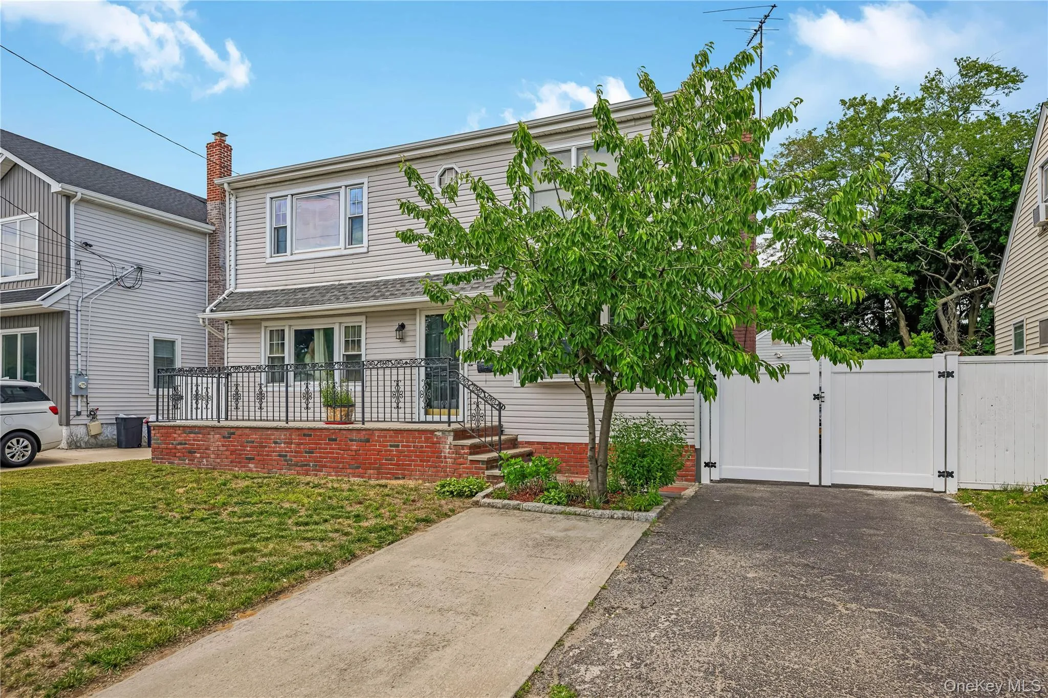407 Sheridan Boulevard, Hempstead, NY, 4 Bedrooms Bedrooms, 9 Rooms Rooms,2 BathroomsBathrooms,Residential,For Rent,Sheridan,0,1015857 407 Sheridan Boulevard, Hempstead, NY, 4 Bedrooms Bedrooms, 9 Rooms Rooms,2 BathroomsBathrooms,Residential,For Rent,Sheridan,0,1015857