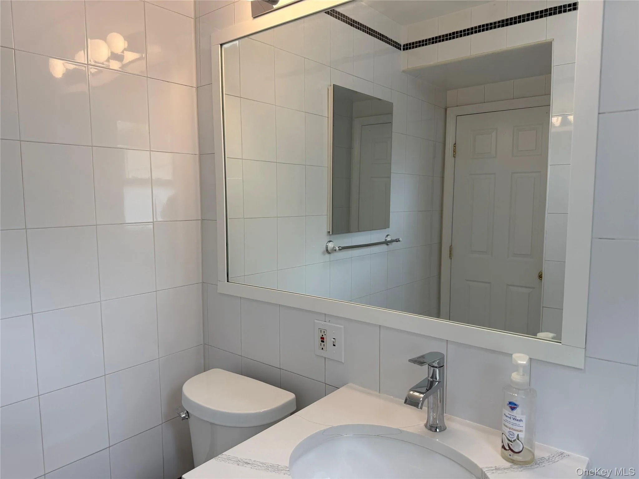24 Adelaide Street, Hempstead, NY, 2 Bedrooms Bedrooms, 5 Rooms Rooms,1 BathroomBathrooms,Residential Lease,For Rent,Adelaide,0,1015859 24 Adelaide Street, Hempstead, NY, 2 Bedrooms Bedrooms, 5 Rooms Rooms,1 BathroomBathrooms,Residential Lease,For Rent,Adelaide,0,1015859