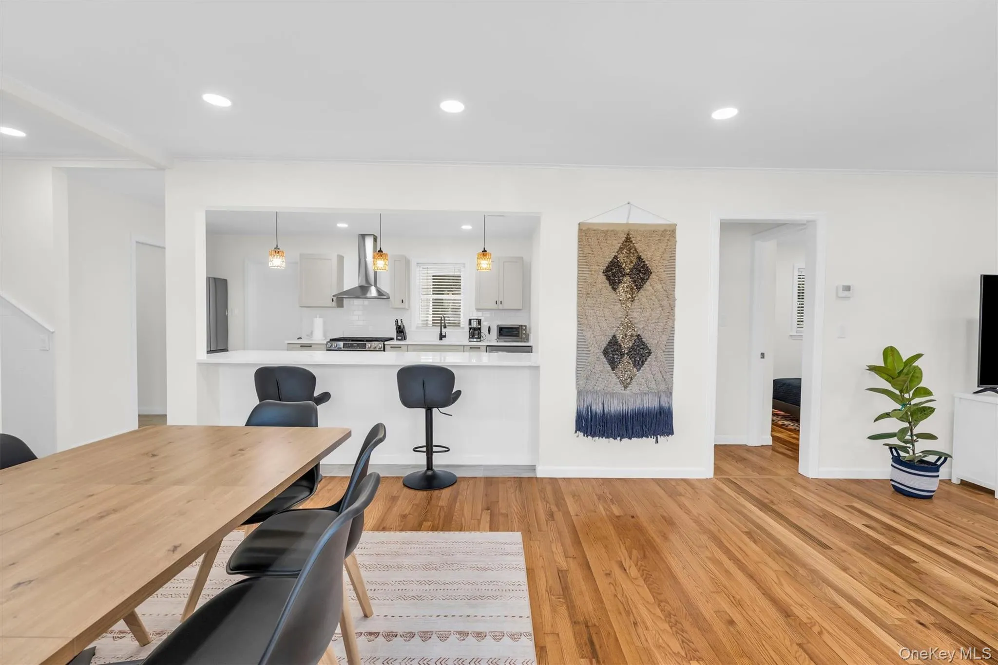 8 Westbury Road, Southampton, NY, 5 Bedrooms Bedrooms, 11 Rooms Rooms,4 BathroomsBathrooms,Residential,For Rent,Westbury,0,1015862 8 Westbury Road, Southampton, NY, 5 Bedrooms Bedrooms, 11 Rooms Rooms,4 BathroomsBathrooms,Residential,For Rent,Westbury,0,1015862