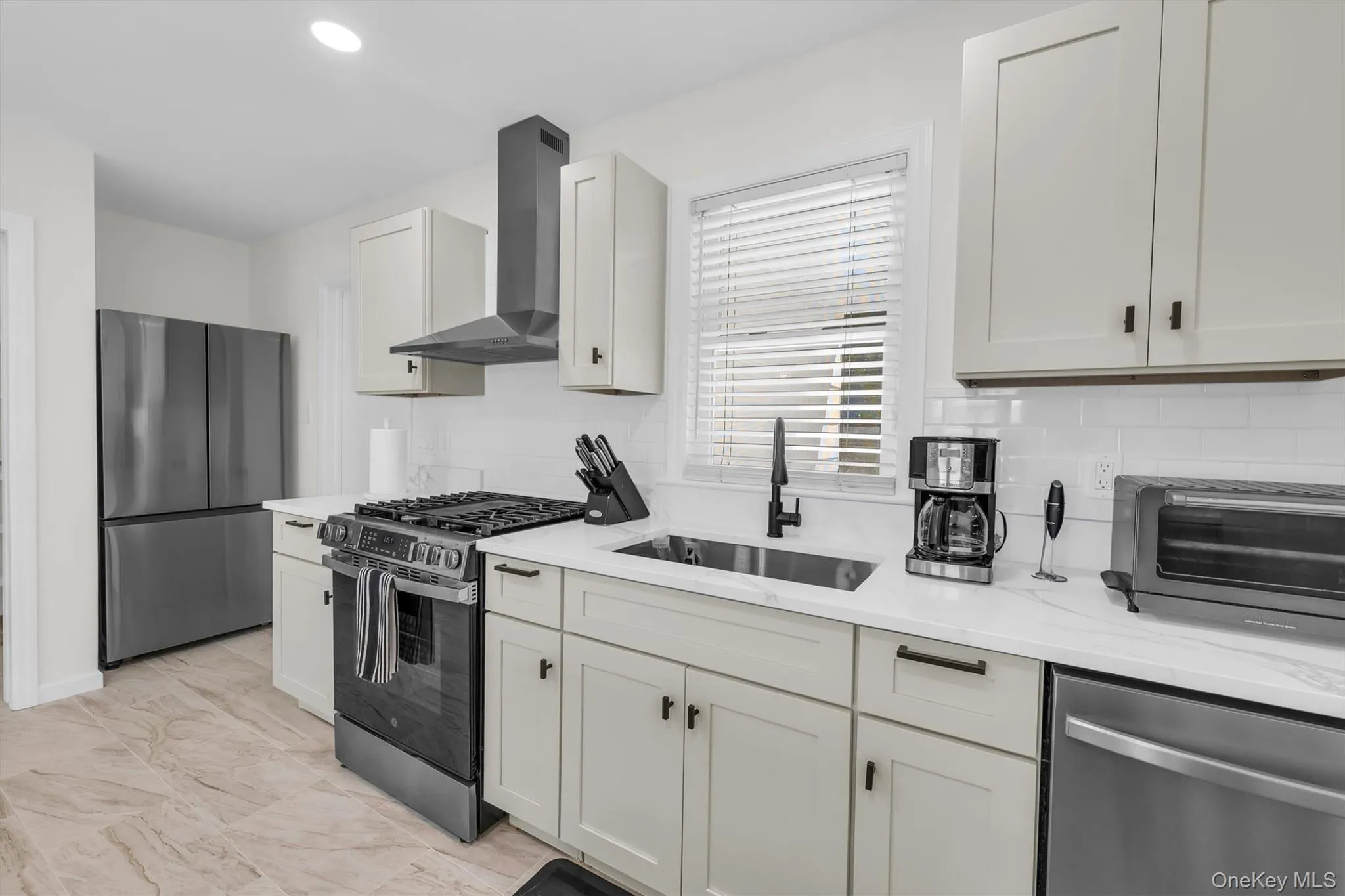 8 Westbury Road, Southampton, NY, 5 Bedrooms Bedrooms, 11 Rooms Rooms,4 BathroomsBathrooms,Residential,For Rent,Westbury,0,1015862 8 Westbury Road, Southampton, NY, 5 Bedrooms Bedrooms, 11 Rooms Rooms,4 BathroomsBathrooms,Residential,For Rent,Westbury,0,1015862