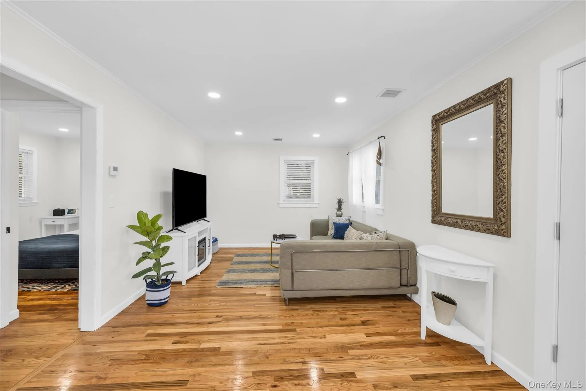8 Westbury Road, Southampton, NY, 5 Bedrooms Bedrooms, 11 Rooms Rooms,4 BathroomsBathrooms,Residential,For Rent,Westbury,0,1015862 8 Westbury Road, Southampton, NY, 5 Bedrooms Bedrooms, 11 Rooms Rooms,4 BathroomsBathrooms,Residential,For Rent,Westbury,0,1015862