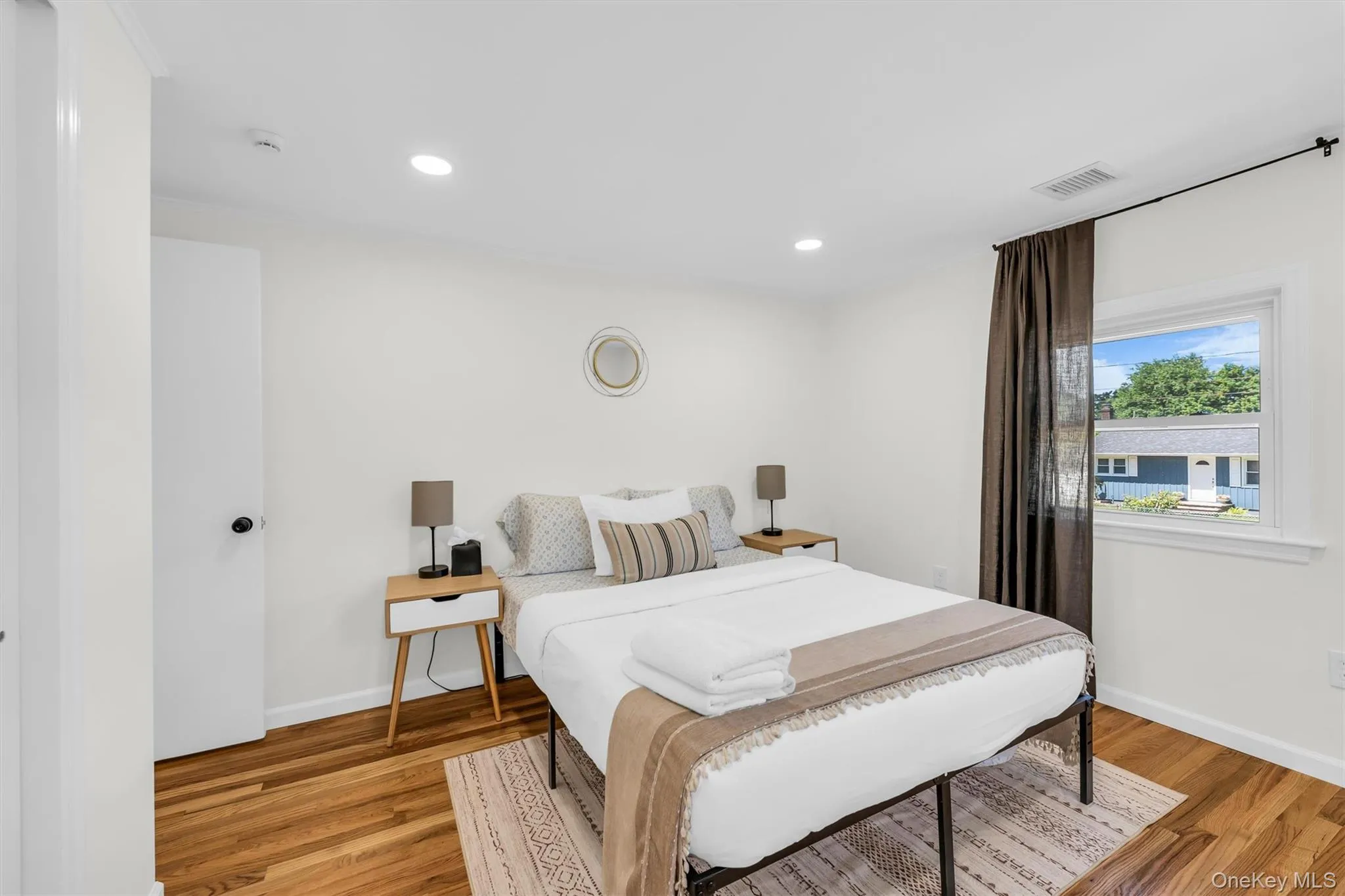 8 Westbury Road, Southampton, NY, 5 Bedrooms Bedrooms, 11 Rooms Rooms,4 BathroomsBathrooms,Residential,For Rent,Westbury,0,1015862 8 Westbury Road, Southampton, NY, 5 Bedrooms Bedrooms, 11 Rooms Rooms,4 BathroomsBathrooms,Residential,For Rent,Westbury,0,1015862