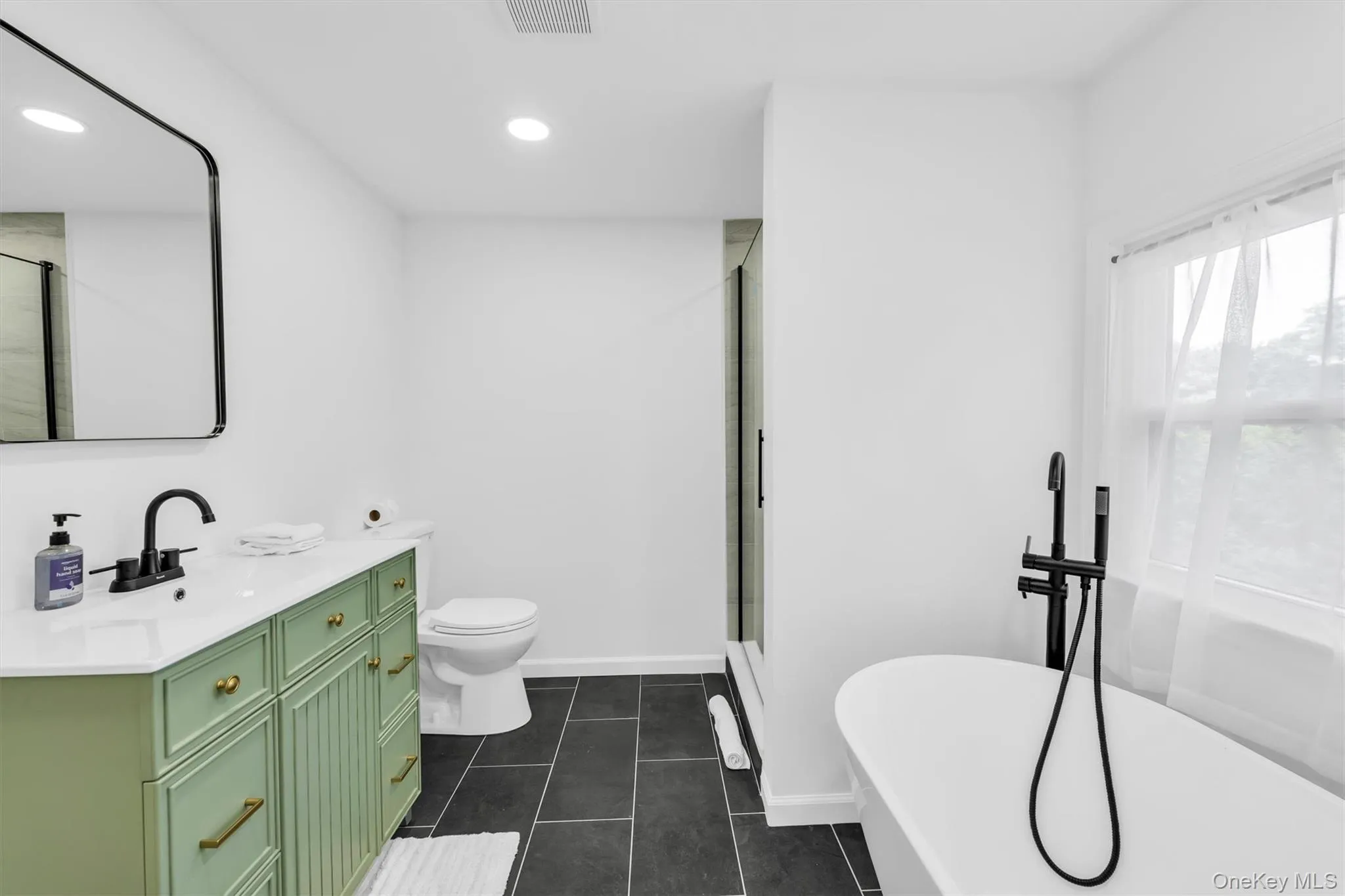8 Westbury Road, Southampton, NY, 5 Bedrooms Bedrooms, 11 Rooms Rooms,4 BathroomsBathrooms,Residential,For Rent,Westbury,0,1015862 8 Westbury Road, Southampton, NY, 5 Bedrooms Bedrooms, 11 Rooms Rooms,4 BathroomsBathrooms,Residential,For Rent,Westbury,0,1015862