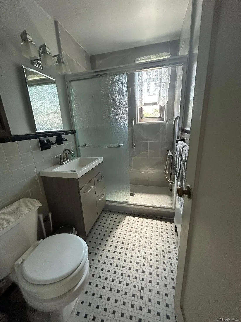 158 06 Cross Island Parkway, New York, NY, 1 Bedroom Bedrooms, 4 Rooms Rooms,1 BathroomBathrooms,Residential,For Rent,Cross Island,0,1015864 158 06 Cross Island Parkway, New York, NY, 1 Bedroom Bedrooms, 4 Rooms Rooms,1 BathroomBathrooms,Residential,For Rent,Cross Island,0,1015864